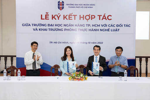 Đại diện Siglaw ký kết thỏa thuận hợp tác đào tạo luật với Trường Đại học Ngân hàng TP. Hồ Chí Minh